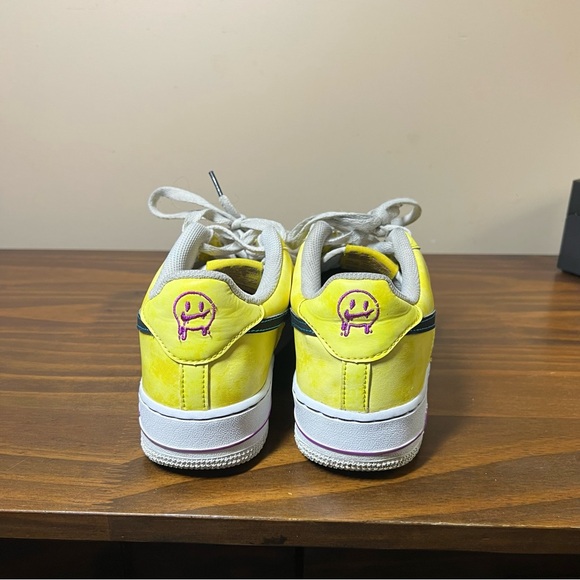 Nike Air Force 1 Peace Love Basketball Sneakers Shoes size 7Y 7 Youth Yellow - Picture 6 of 9